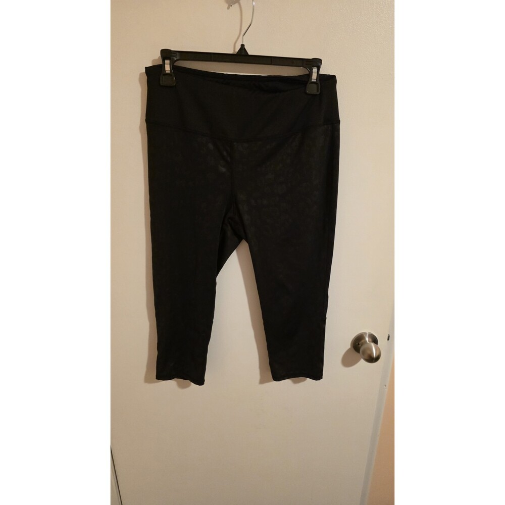 BEBE SPORT Capri LEGGING PANTS SIZE Large Workout Yoga Pilates Gym Leopard Y2K